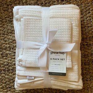 Great Bay Home White Waffle Towel- 6 pack set